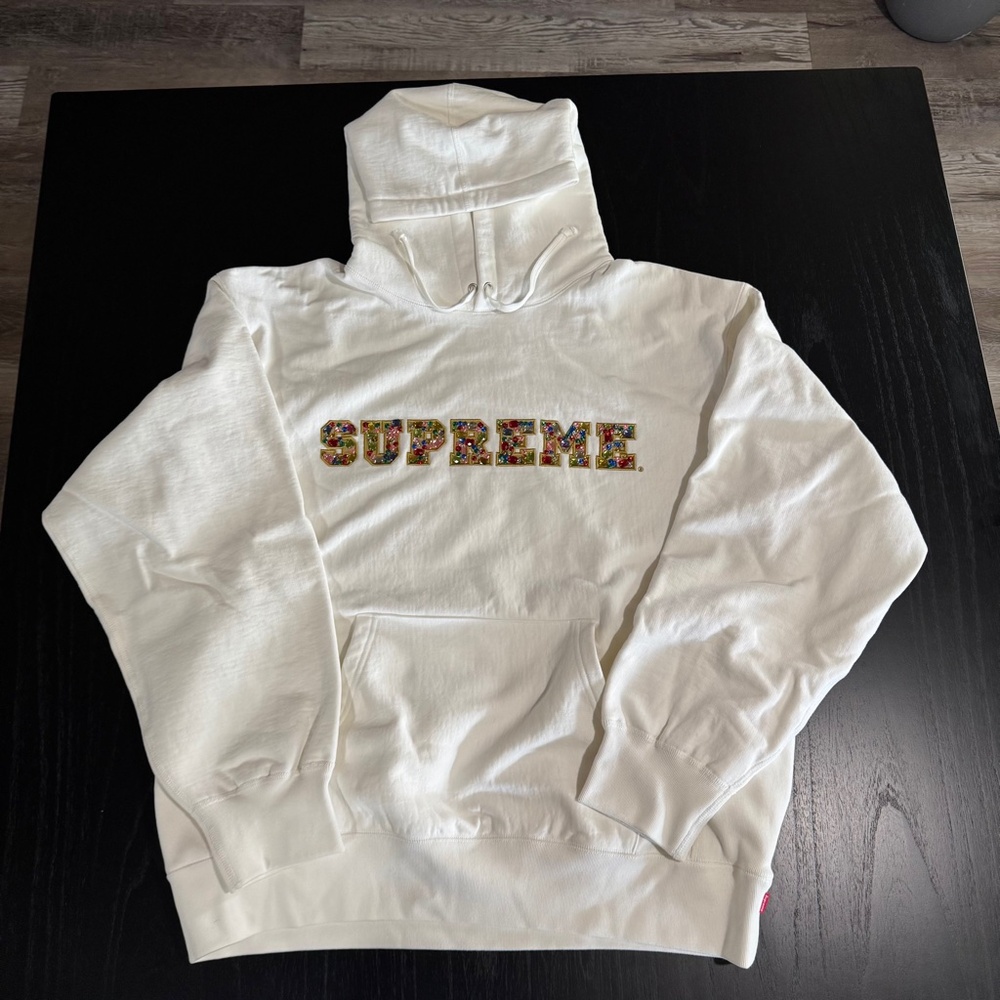 Supreme Jewels Logo Hoodie – White, Size XL